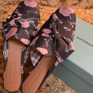Antonio Melani “Mohana Orchid Flower” Mule